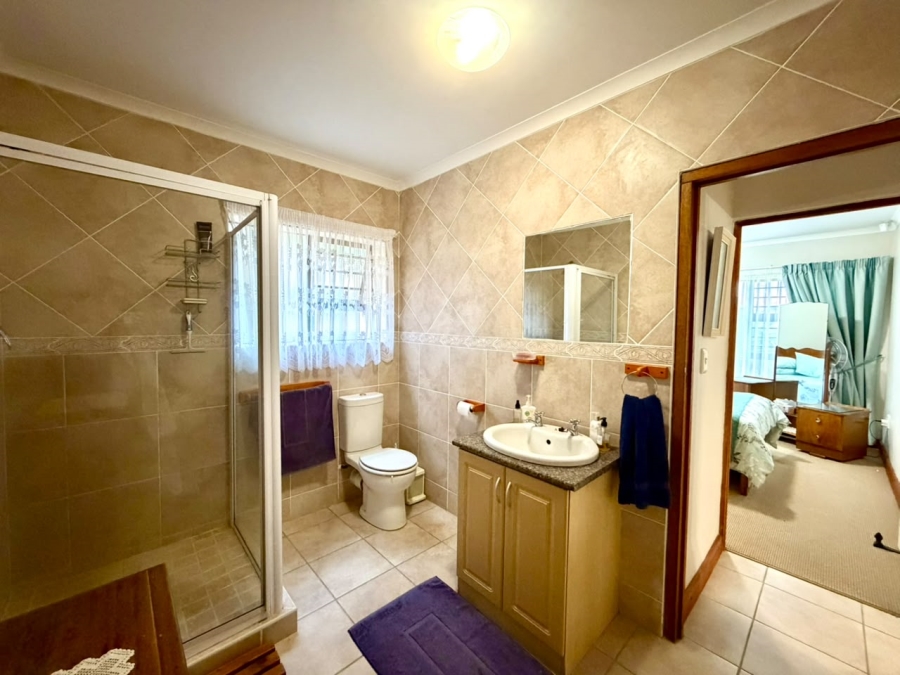 4 Bedroom Property for Sale in Fraaiuitsig Western Cape